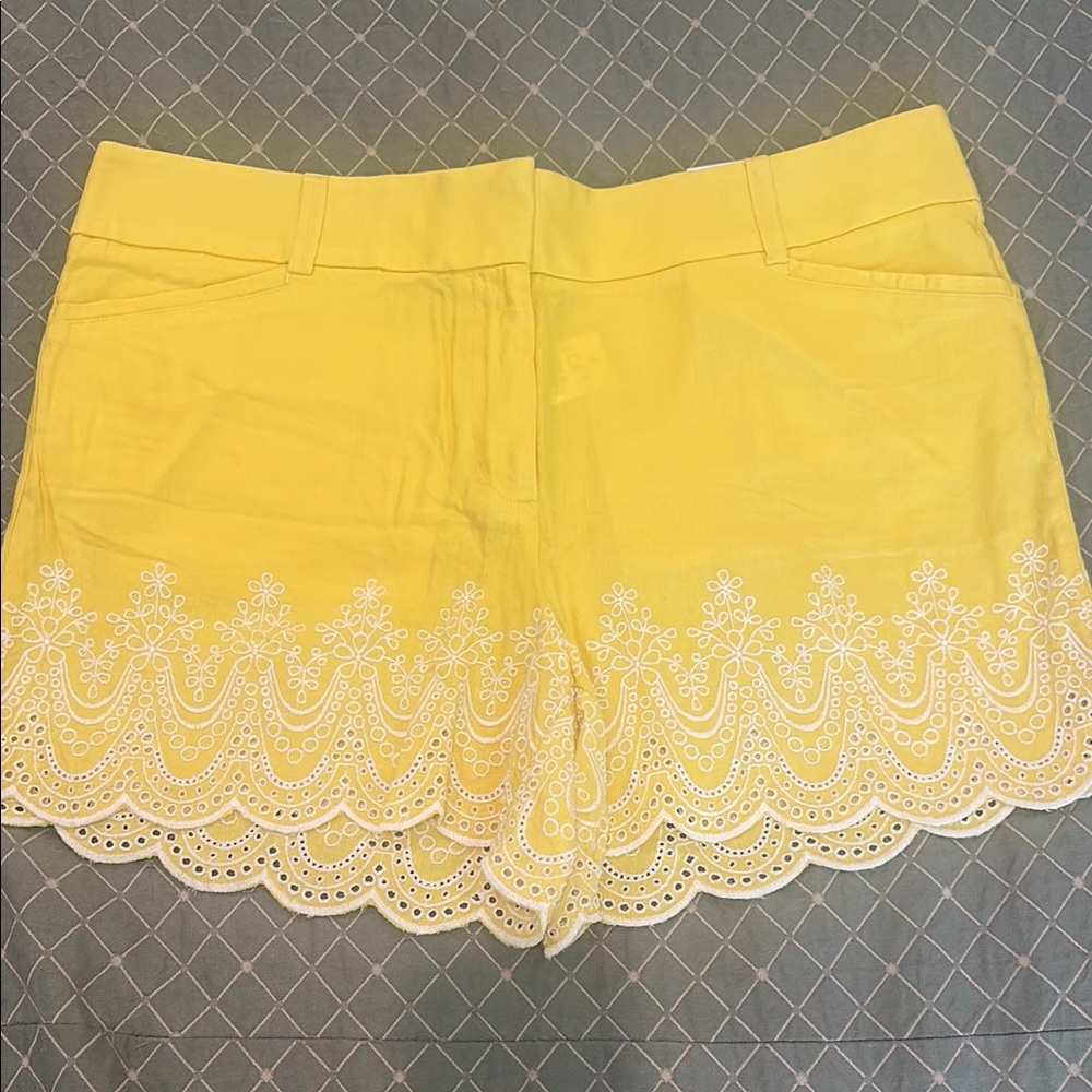 LOFT Yellow Eyelet Trim Women Shorts Size 8 NEW